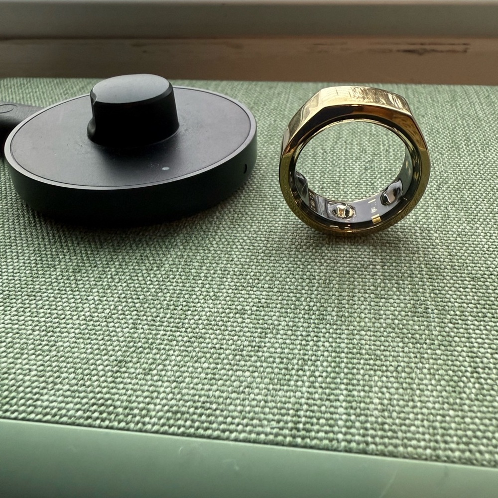 Oura Ring. Size 7. Gold. Gen 3. Heritage style.